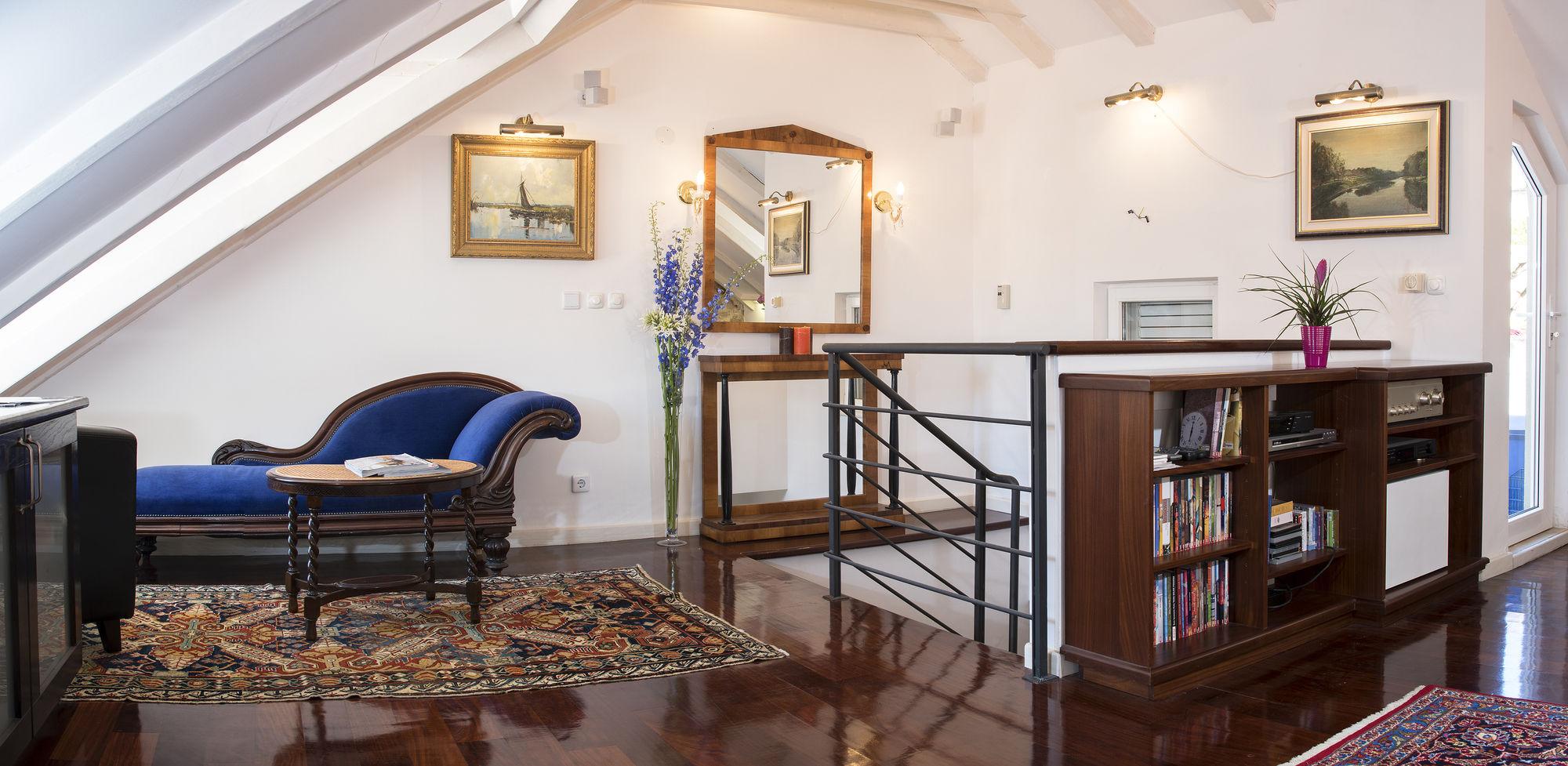 Mirabilis, Stunning Superior Villa, Old Town *