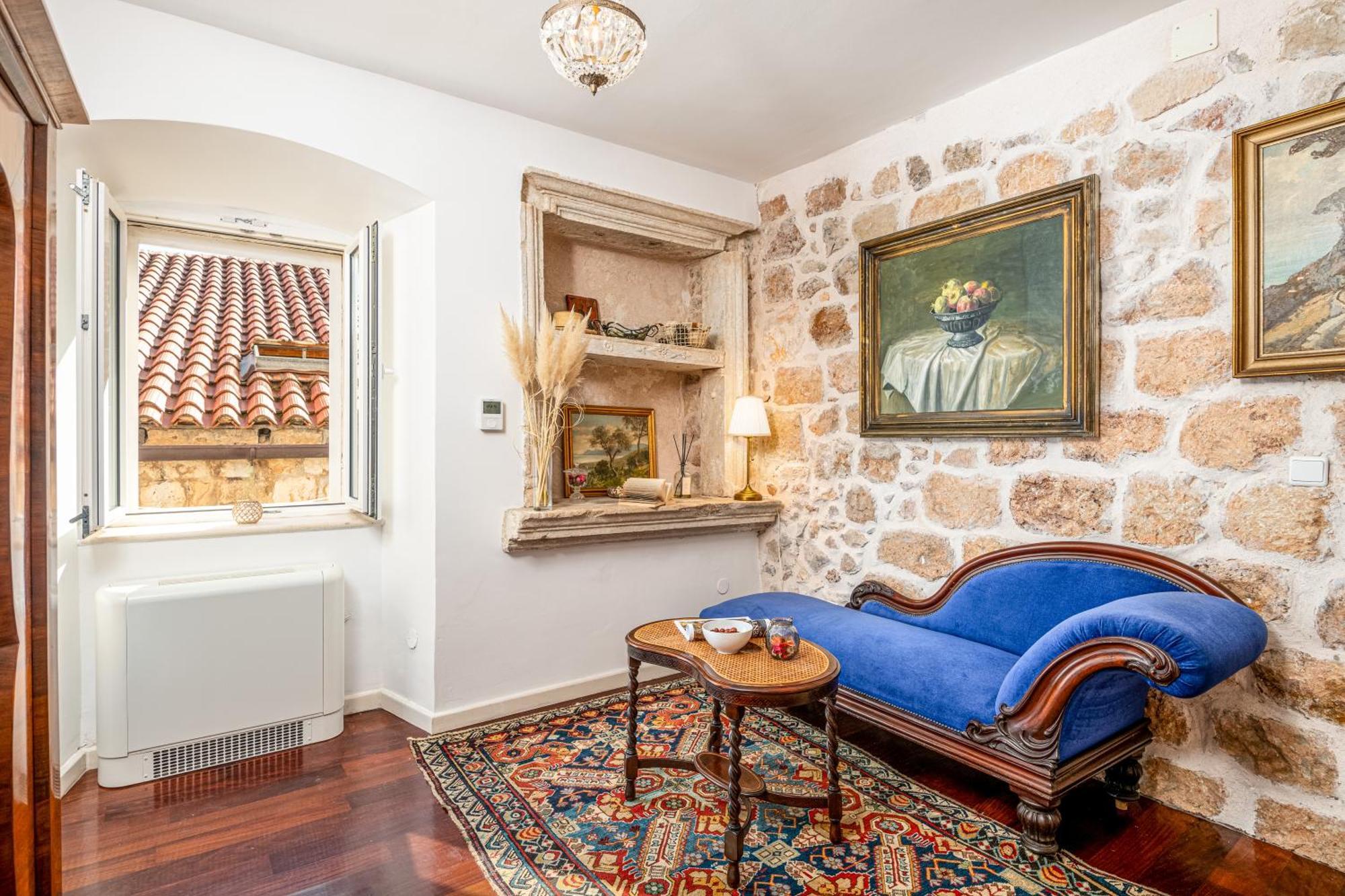 Mirabilis, Stunning Superior Villa, Old Town