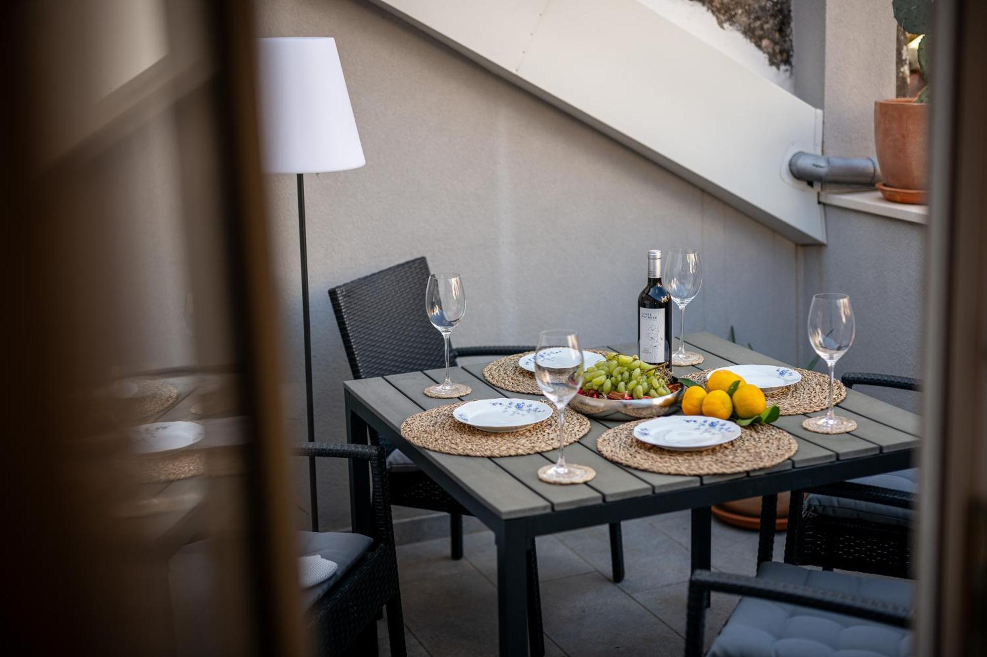 Villa Mirabilis, Stunning Superior Villa, Old Town