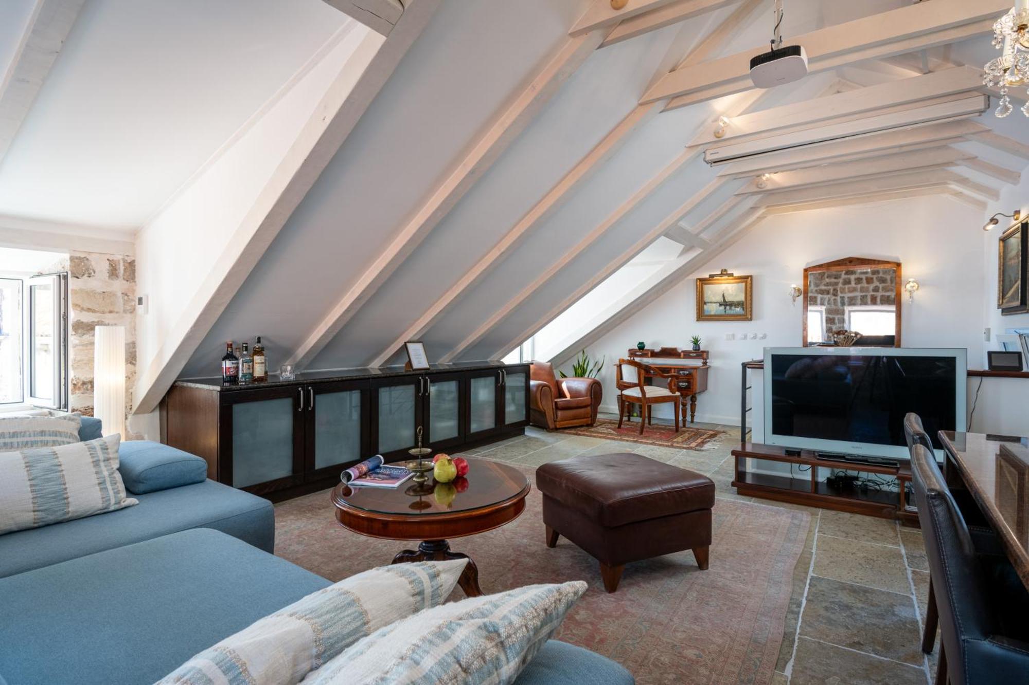 Villa Mirabilis, Stunning Superior Villa, Old Town