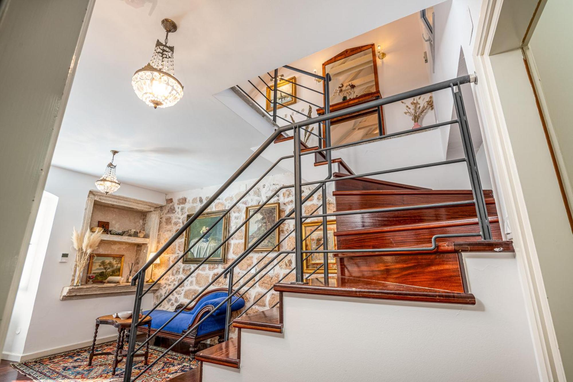 Mirabilis, Stunning Superior Villa, Old Town