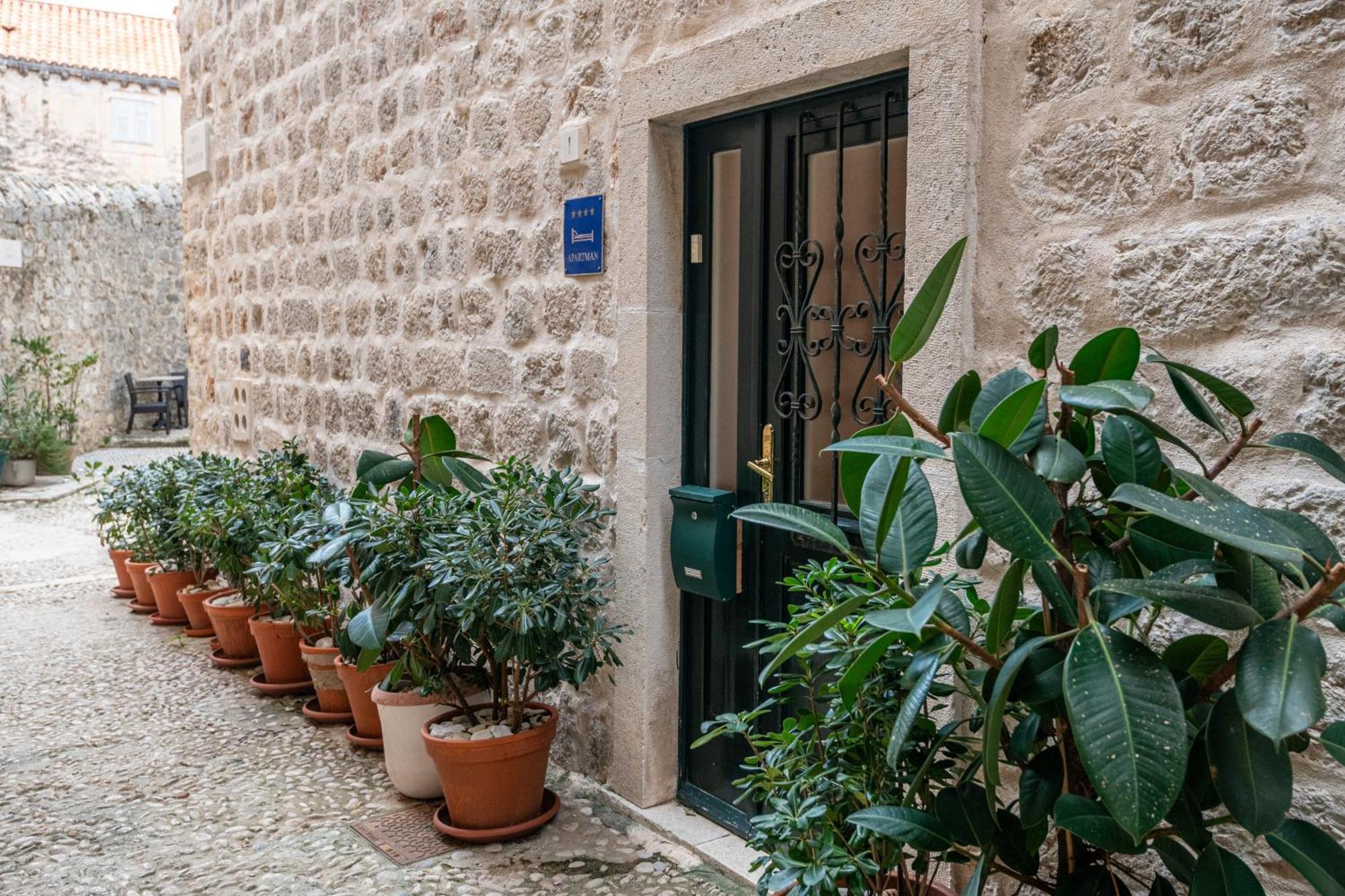 Mirabilis, Stunning Superior Villa, Old Town Villa *