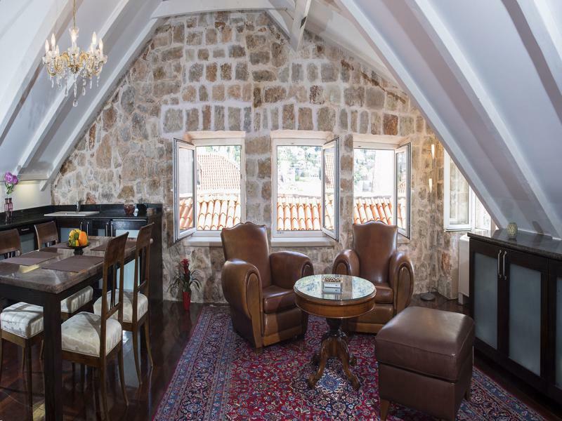 Mirabilis, Stunning Superior Villa, Old Town