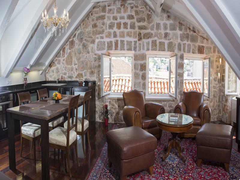 Mirabilis, Stunning Superior Villa, Old Town Villa